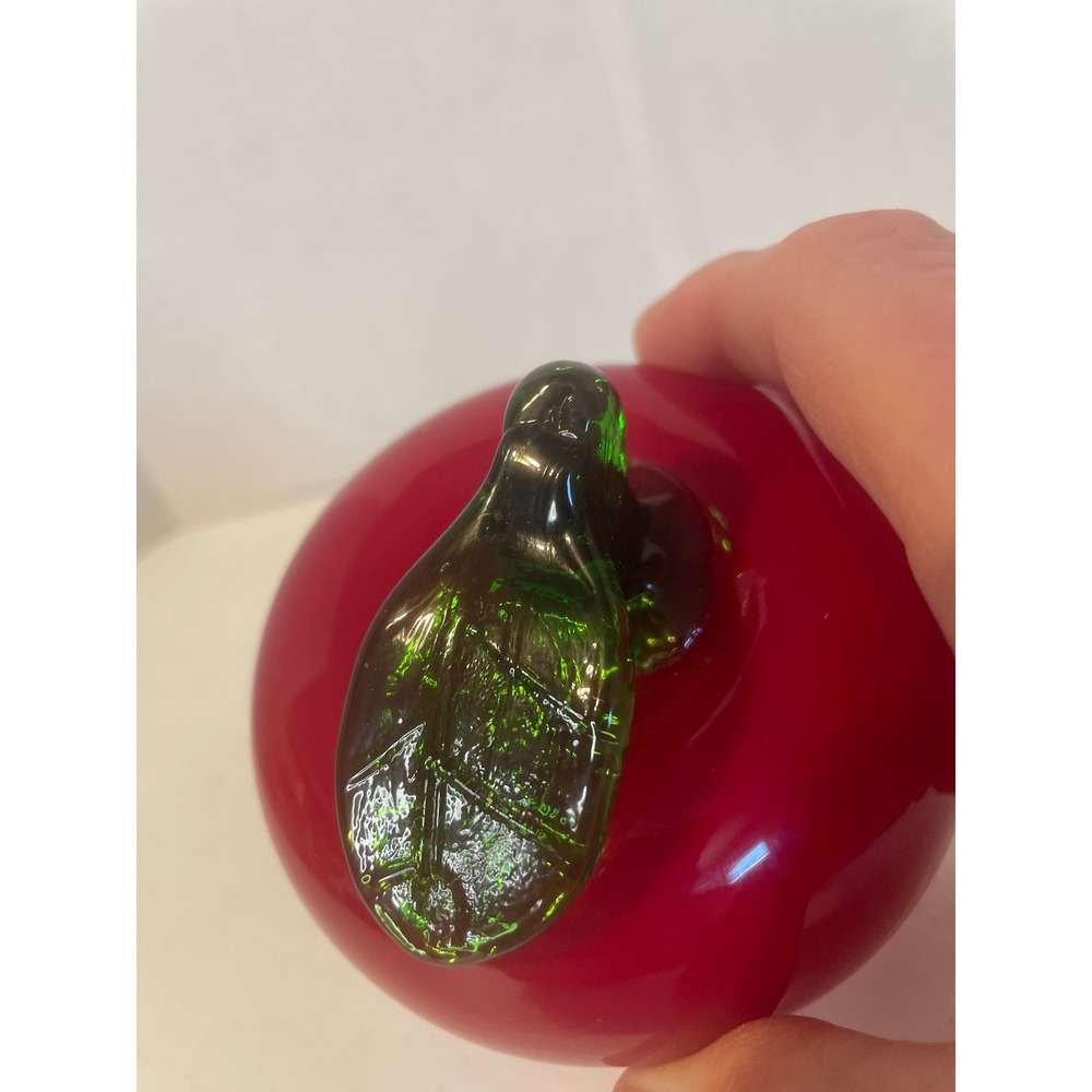 Vintage Murano-style Hand Blown Art Glass Apple with Green Stem - Picture 3 of 6